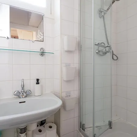 Elegant Avec Ascenseur Proche De La Tour Eiffel *